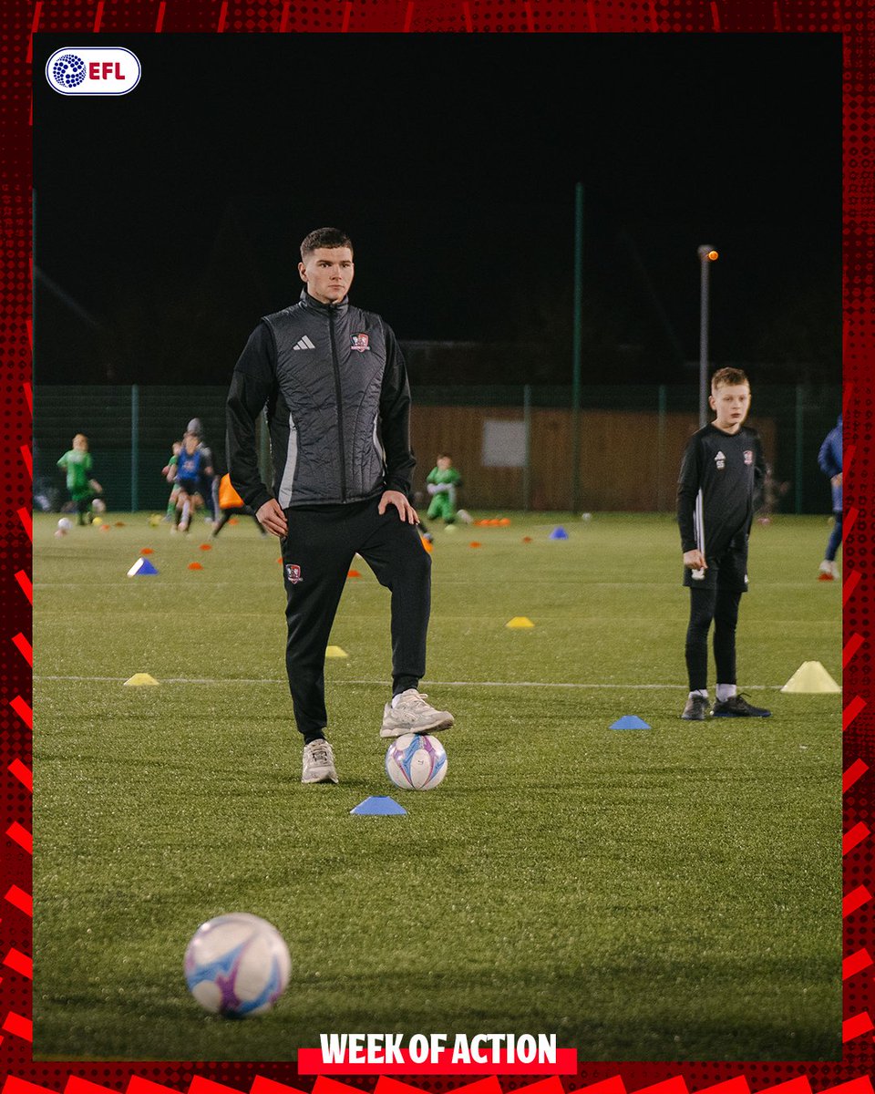 OfficialECFC's tweet image. 📸 As part of @EFL #WeekofAction, @TomDean0 and Ed James headed down to the ADC in Cranbrook last night to help out with the session 👏

#ECFC #SemperFidelis
