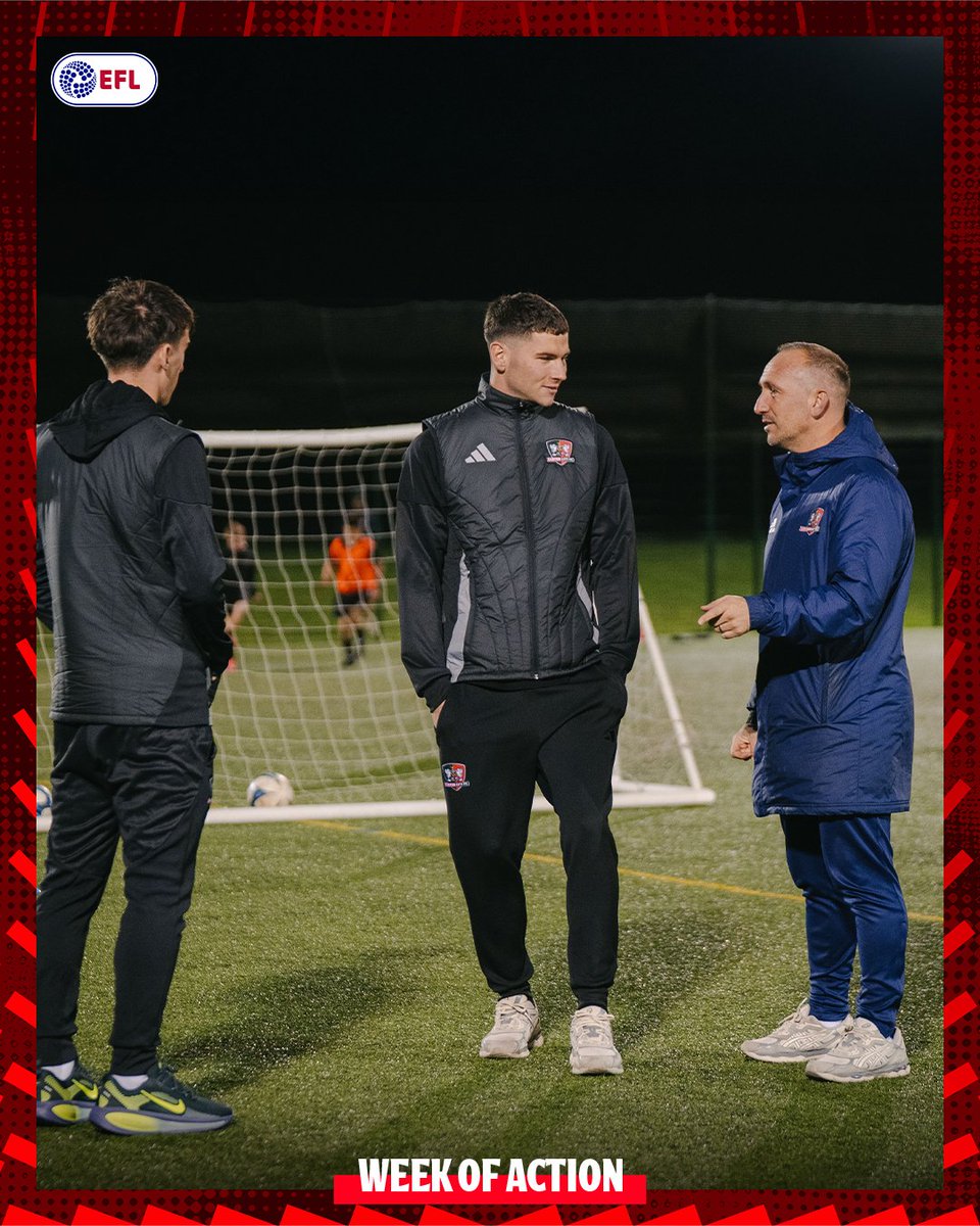 OfficialECFC's tweet image. 📸 As part of @EFL #WeekofAction, @TomDean0 and Ed James headed down to the ADC in Cranbrook last night to help out with the session 👏

#ECFC #SemperFidelis