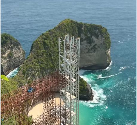 « Une magnifique vue gâchée » : un projet d’ascenseur en verre à 12 millions de dollars stoppé sur une falaise à Bali
➡️ l.leparisien.fr/LTgJ