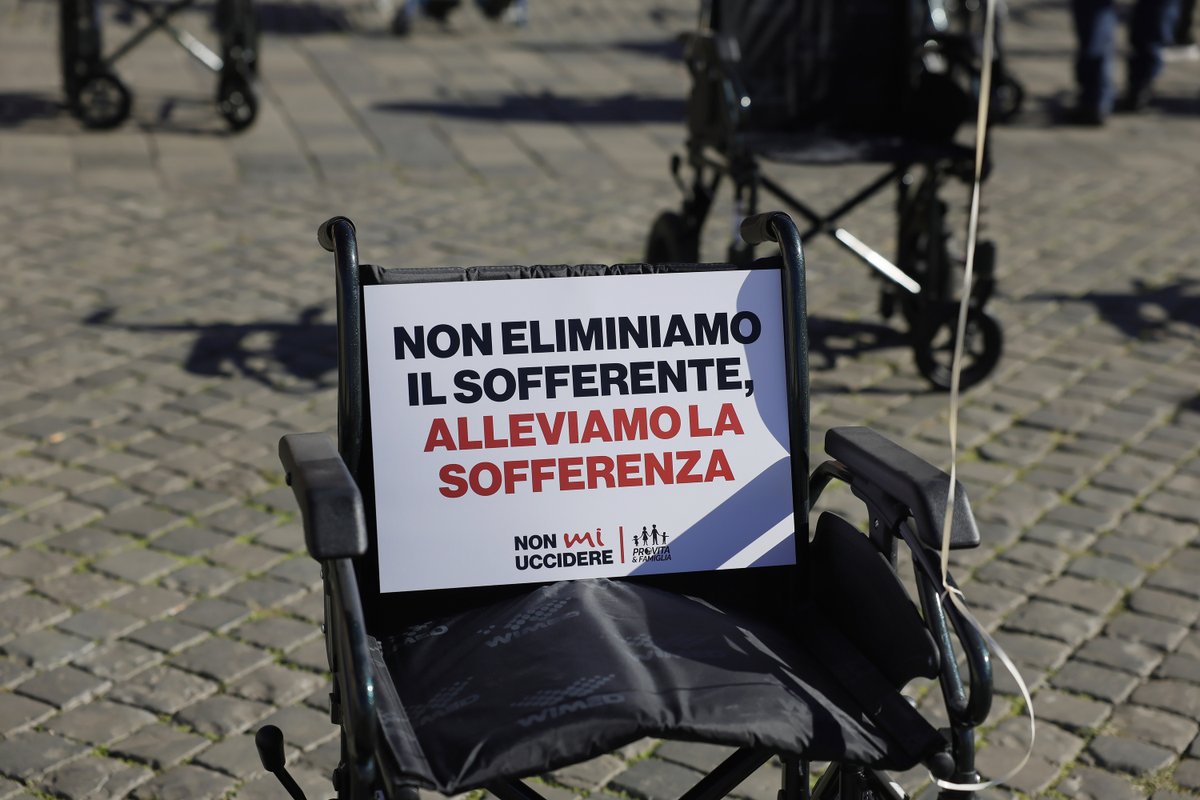 LaPresse_news's tweet image. Flash Mob contro il suicidio medicalmente assistito  organizzato da Pro Vita e Famiglia in Piazza del Popolo  a Roma

@ Cecilia Fabiano/ LaPresse 

#flashmob #provita #suicidioassistito #roma #cronaca #piazzadelpopolo