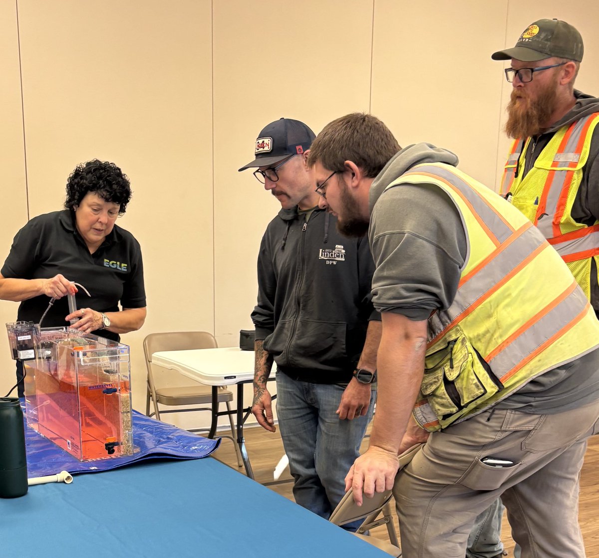 MichiganEGLE's tweet image. Radon is invisible, odorless—and a leading cause of lung cancer.

EGLE’s recent fair in Linden helped residents learn about radon, the risks, and how to test their homes. Great turnout for an important topic! tinyurl.com/5f683e5s #MIEnvironment