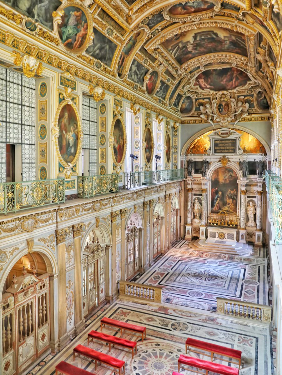 🟠 𝗝𝗼𝘂𝗿 𝗱𝗲 𝗳𝗲𝘁𝗲 ! 🎊 
Charles-Louis-Napoléon Bonaparte est baptisé par le cardinal Fesch dans la chapelle de la Trinité du <a href="/CFontainebleau/">Château de Fontainebleau</a> le 4 novembre 1810. 🙏 #CeJourLà 

Il deviendra plus tard, l'Empereur Napoléon III ! 👑