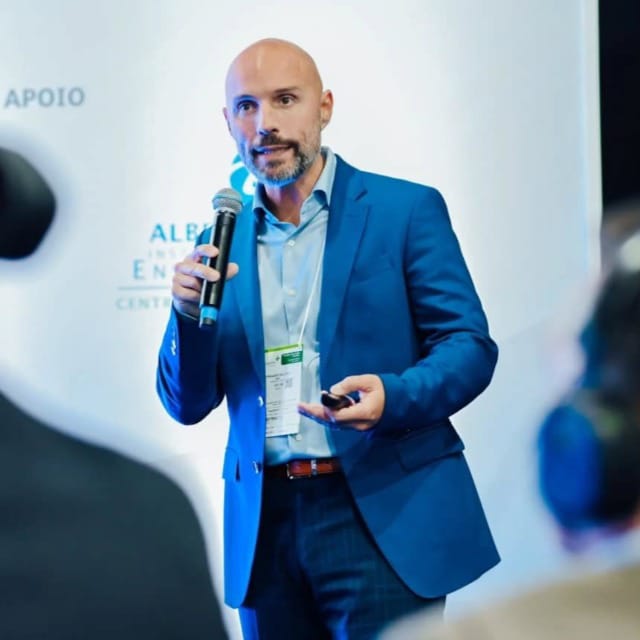 UNAJ_oficial's tweet photo. ✨@fballina, coordinador de la carrera de Bioingeniería, fue reelecto como presidente de la @sabiredes para el periodo 2025-2027

Además, fue electo como miembro del board de Ingenieria Clinica de la @IFMBE_official para el lapso 2025-2031.

#orgulloUNAJ 
#comunidadUNAJ https://t.co/RgO11CkoSa
