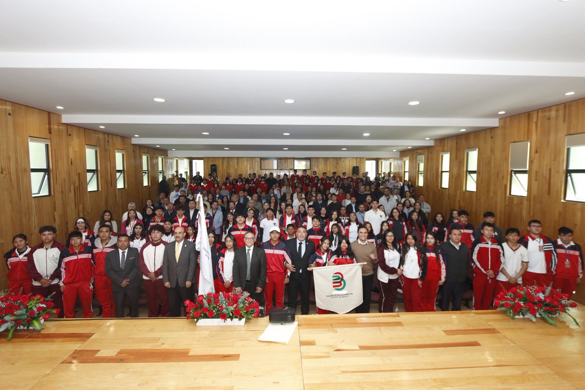 COBAEMex's tweet photo. El camino ya comenzó. ✨

Con pasión y compromiso, el #COBAEM, encabezado por nuestro Director General, Lic. José Emigdio Escobar Villanueva, realizó el abanderamiento de su selectivo rumbo a los Juegos Nacionales COBACH 2025.

¡A darlo todo en cada jugada! 🏃‍♀️ 🏐 ♟️

#SomosCOBAEM https://t.co/3XyRjmBei2
