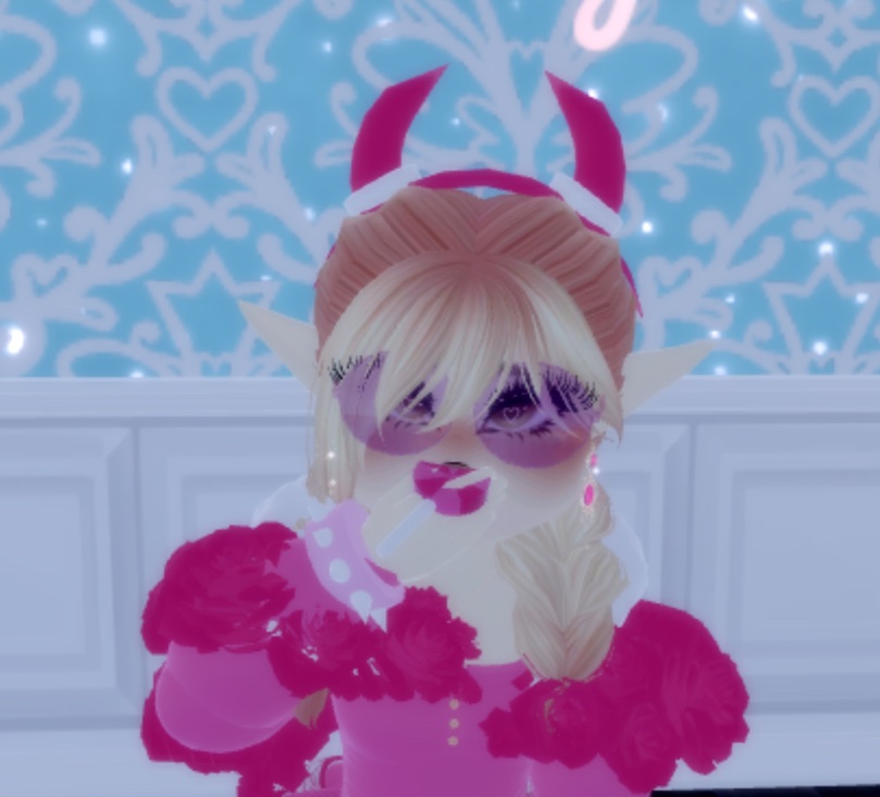 “OMG ROYALE HIGH COPPIED HELLUVA BOSS WITH THIS HORN ITEM!!!! 😱” you see? You see what’s happening? That’s what MV fans think when you say stuff like this-