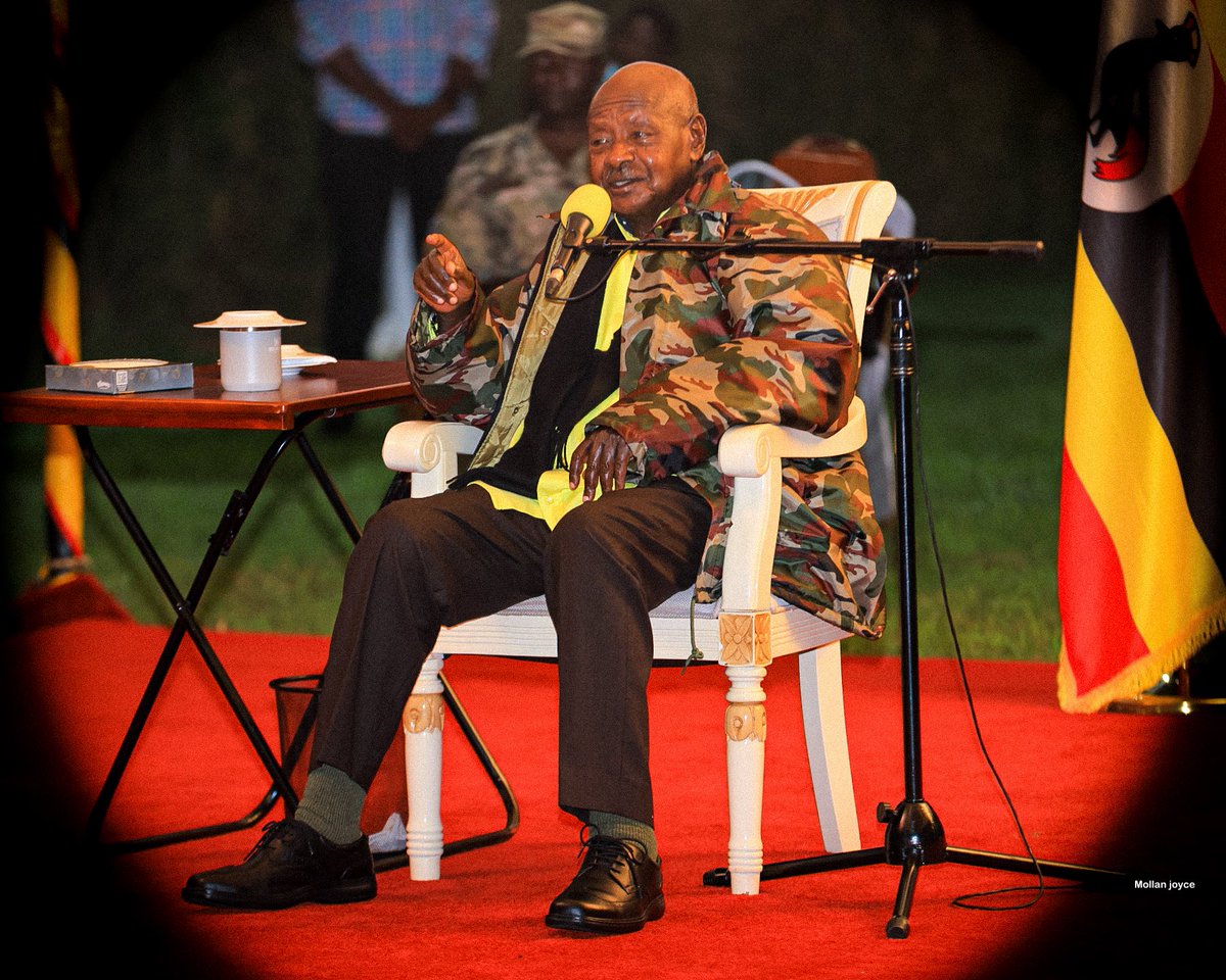 MollanJoyce's tweet photo. HAPPENING NOW: President @KagutaMuseveni is engaging journalists from Teso sub-region, outlining the seven pillars of his 2026–31 Manifesto ie Peace, Development, Wealth Creation, Jobs, Service Delivery, Market &amp; Political Integration. #ProtectingOurFuture https://t.co/7YWqjOQnTZ