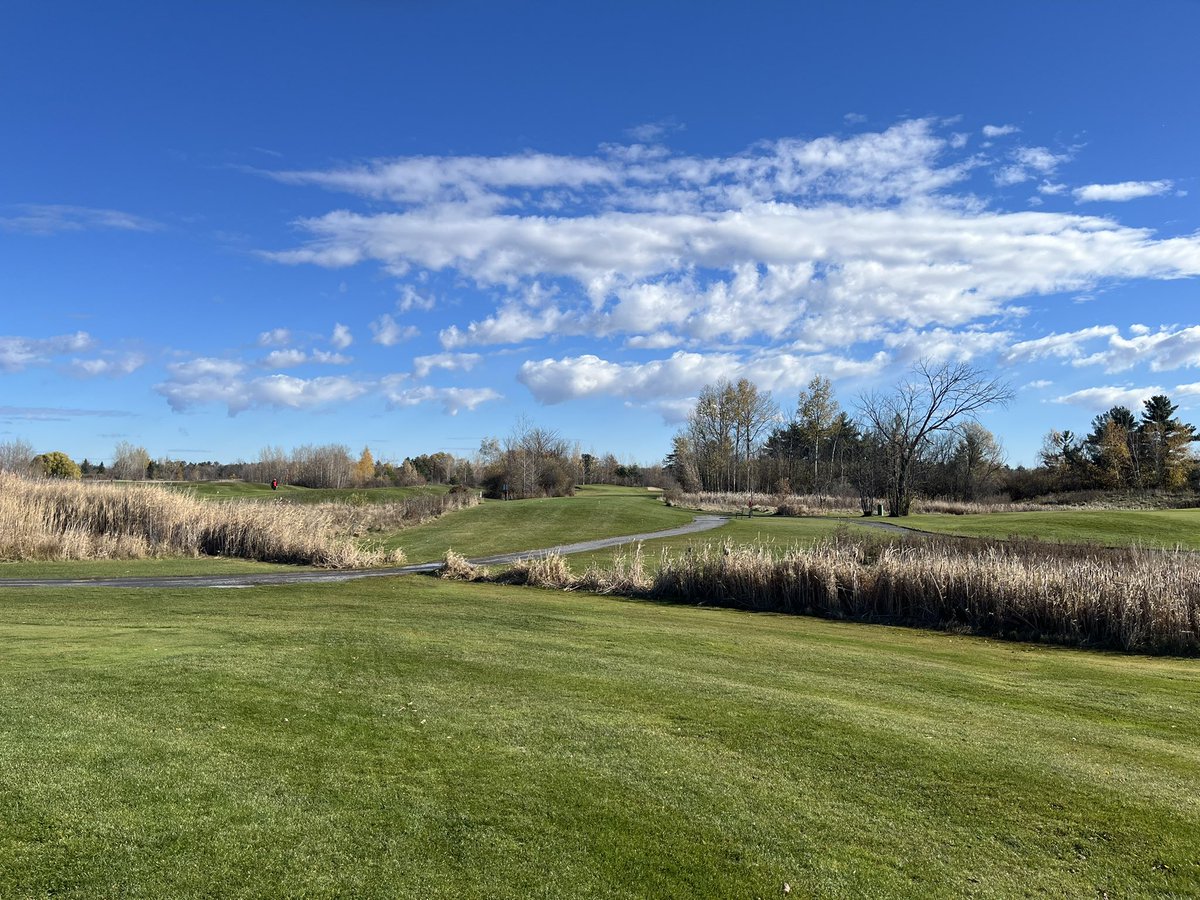 Probably the last day golfing this season but it was a grand day and took advantage of the great Fall weather 😎