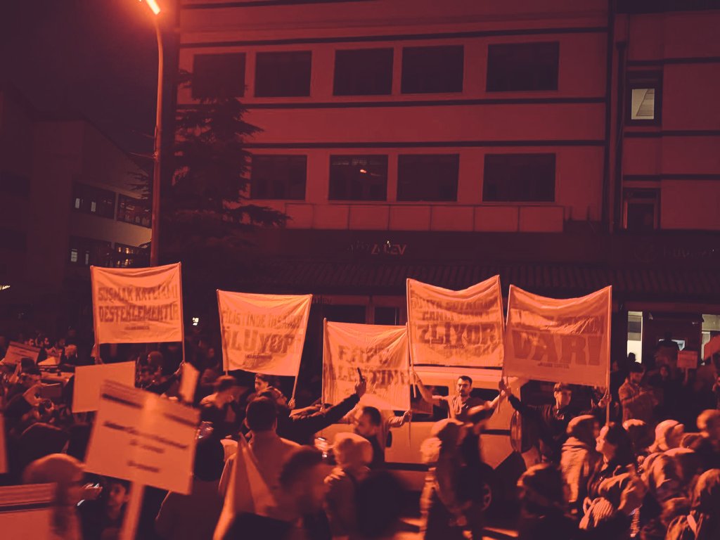 İnşallah bir gün Mescid-i Aksa'da hep birlikte özgürce namaz kılacağız.
#FreePalestine