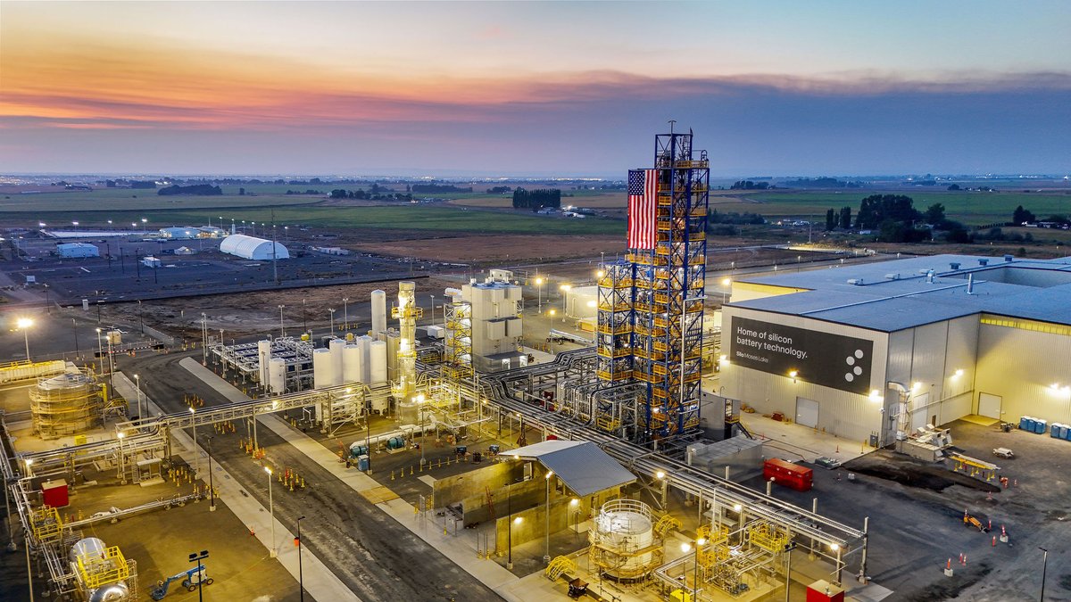 SilaNanotech's tweet image. “From day one, we were committed to inventing the technology here and scaling it here. For decades, people have been inventing here and scaling in Asia. We’re excited to break that mold...&quot; 
@SilaGene, Co-Founder and CEO
#Manufacturing #BatteryTech #MadeInAmerica