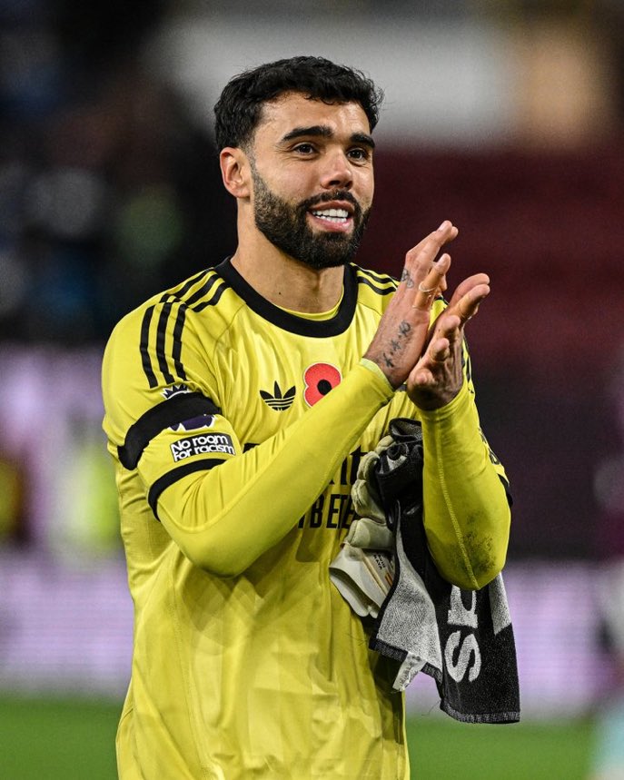 TheN5News's tweet photo. David Raya is the fastest goalkeeper to reach 50 clean sheets (110 starts), taking the record from Jimmy Ashcroft (114 starts) who held it since 1903.

Raya is also the first Arsenal keeper to keep a clean sheet in 7 consecutive starts in all comps since Seaman between Apr-Aug 2002