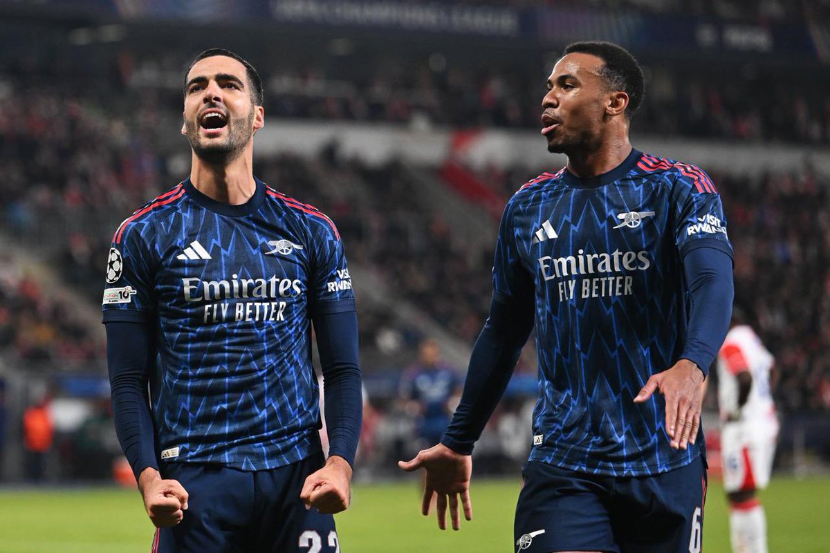 #أرسنال يواصل تألقه الأوروبي بالفوز على سلافيا براج 3-0، ويسجل أرقاماً تاريخية، بتحقيق 8 انتصارات متتالية في جميع المسابقات من دون استقبال أي هدف للمرة الأولى منذ عام 1903، والمحافظة على سجله الخالي من الهزائم في آخر 18 مباراة بـ #دوري_أبطال_أوروبا، عندما يفتتح التسجيل أولاً (15