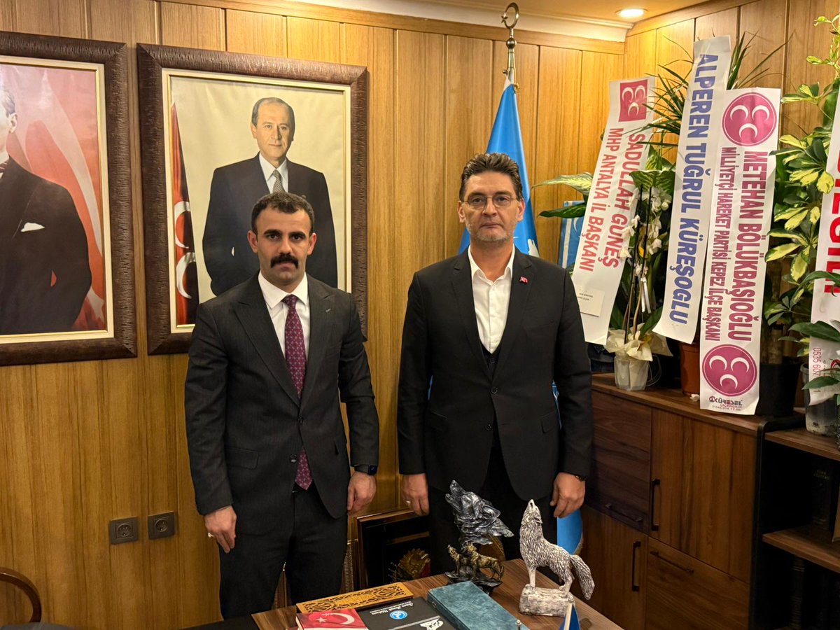 Ülkü Ocakları Antalya İl Başkanlığı görevine başlayan Ömer Faruk Yıldırım Reisimize hayırlı olsun ziyaretinde bulunduk.
Rabbim, İ’lâ-yı Kelimetullah davasında kendisine muvaffakiyetler nasip eylesin.
Kahrolsun şer odakları, yaşasın Ülkü Ocakları!