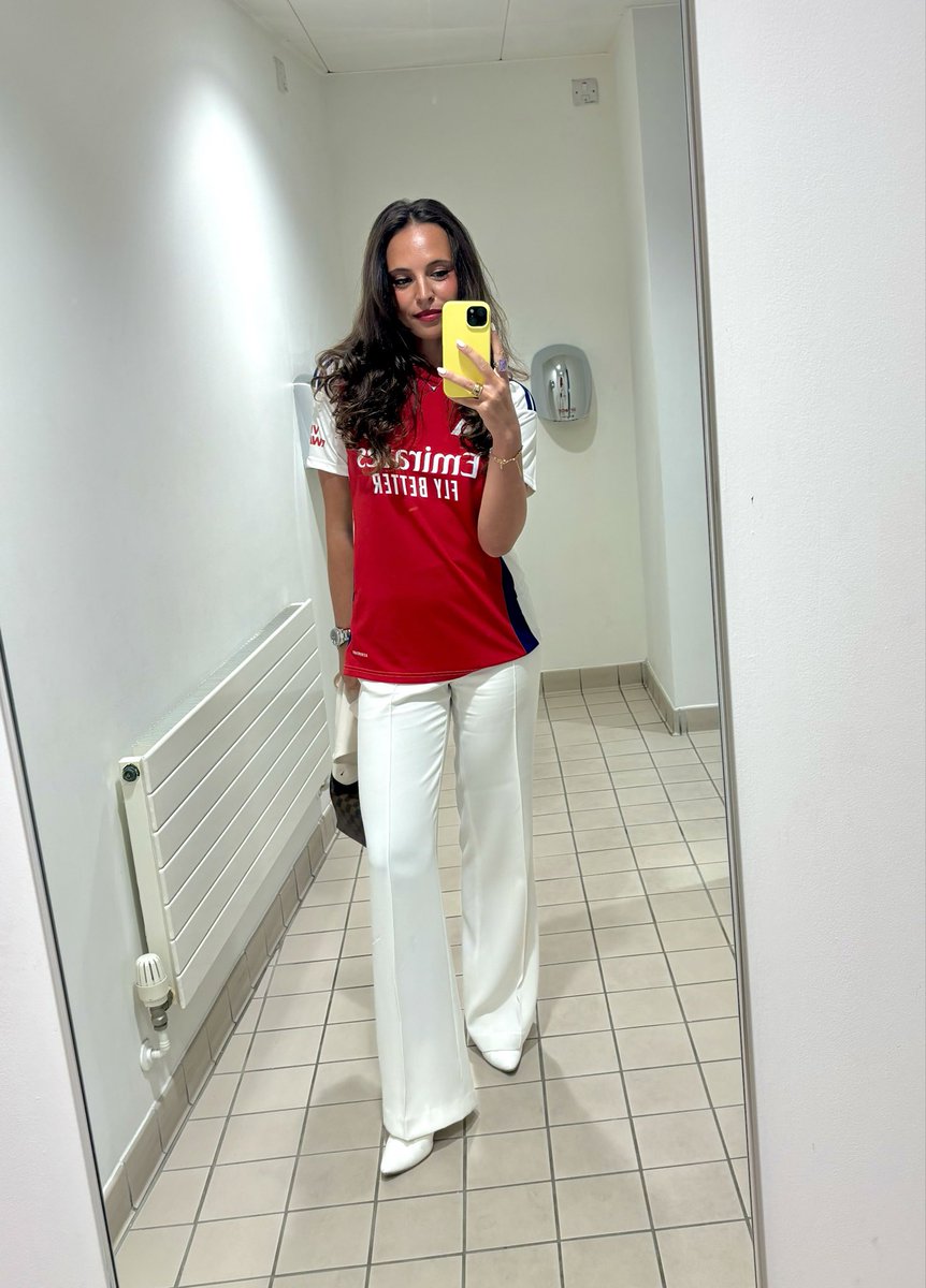 Happy Arsenal night ❤️🤍 Champions League nights ⚽️ three points, three goals 🫶✨🥰 and see, I do own other Arsenal shirts 😉 coyg

<a href="/Arsenal/">Arsenal</a> <a href="/ChampionsLeague/">UEFA Champions League</a> <a href="/adidas/">adidas</a>