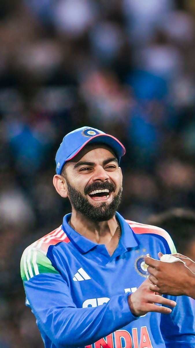 uv0404's tweet photo. Happy Birthday Virat Kohli! 🏏🎉
#_chasemaster
#_kingkohli
#_goat.👑🔥
#_viratkohli

Happy birthday my god my everything. https://t.co/ej3TiZnVz4