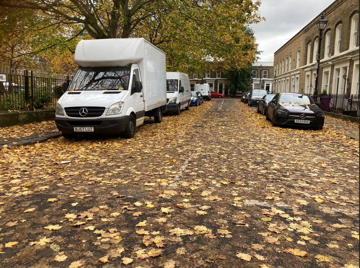 CllrMarcFrancis's tweet image. Seriously unimpressed with the state of Carlton Square &amp;amp; Garden earlier. It should be one of the jewels in Tower Hamlets' crown, but looks like it hasn't been litter-picked or swept in ages. I've asked for this to be done + monitored, but LBTH also needs to show it much more love