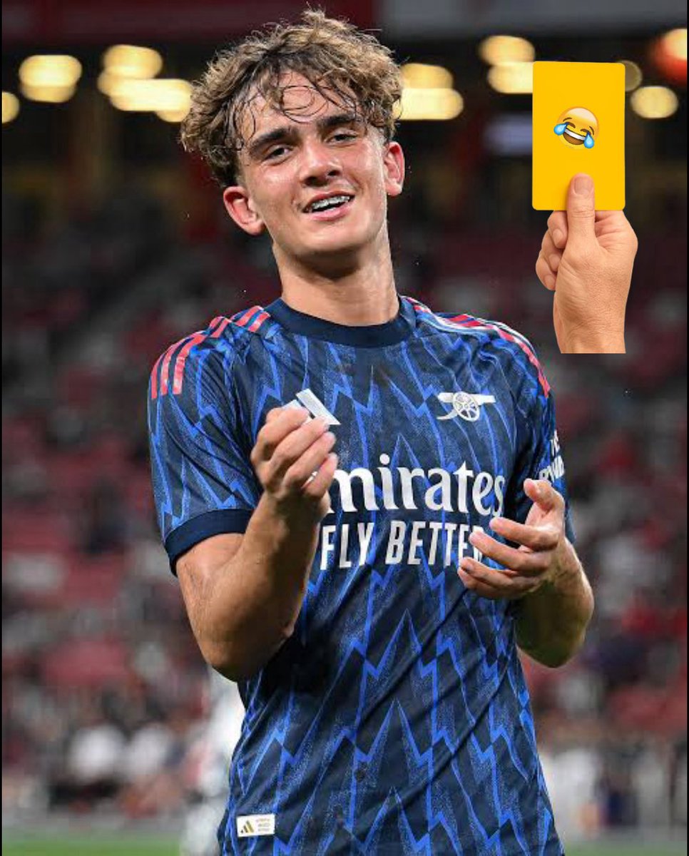 Youngest player to ever receive a yellow card in the history of champions league 😂😂😂
#arsenal #championsleaugue #เขมจิราต้องรอดseries #btc #football #soccer