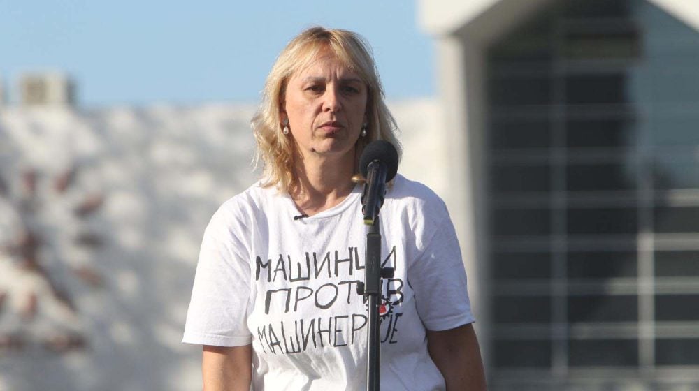 Zbor zdravstvenih radnika Srbije poziva koleginice i kolege da se sutra ( 5.11.) okupe u što većem broju i pruže podršku Dijanu Hrki, majci mladića nastradalog u padu nadstrešnice.
Mesto i vreme okupljanja:
Bul. kralja Aleksandra (Bul. revolucije), kod poslovnice AirSerbia u 17 h