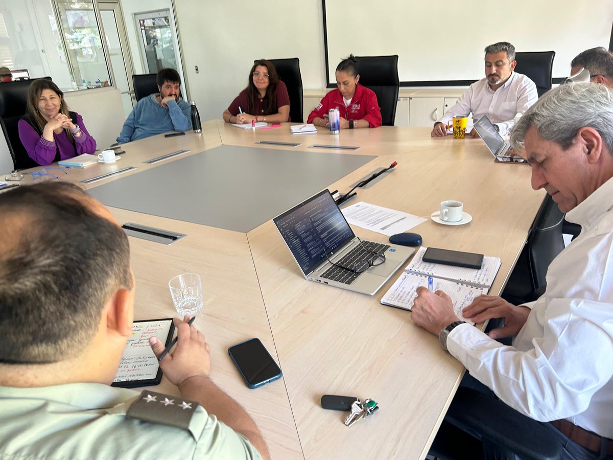 #LasCondes: <a href="/Carabdechile/">Carabineros de Chile</a> de la 17 y 47 Comisaría, participan en reunión de coordinación en materia de seguridad, en dependencias de la <a href="/LC_Seguridad/">Seguridad Las Condes</a>, con la finalidad de diseñar estrategias de prevención en  delitos de mayor connotación que afectan a la comuna
#OrdenySeguridad