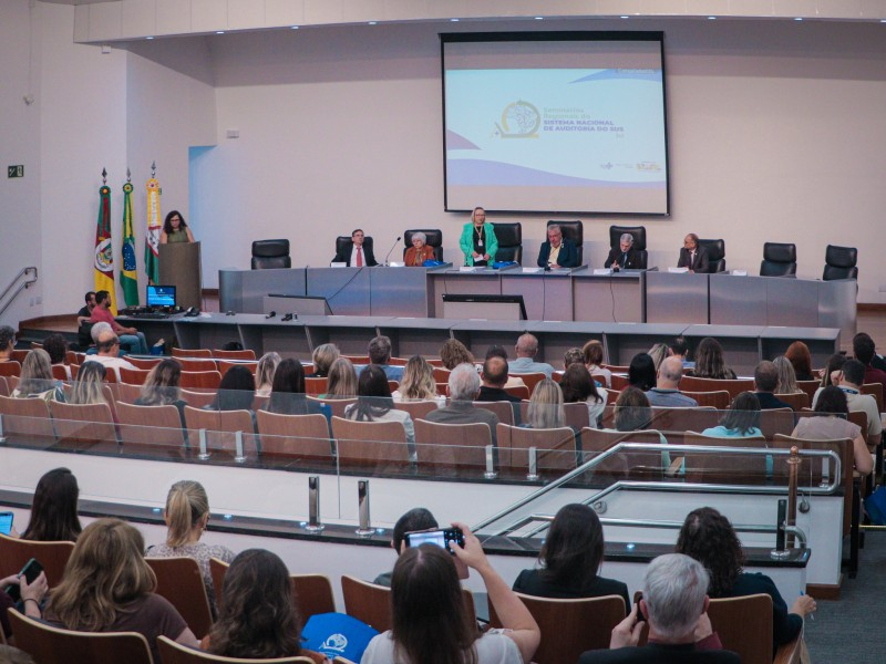 Seminário sobre auditoria no SUS reúne representantes dos três Estados do Sul do país em Porto Alegre

O objetivo buscou discutir como o trabalho de auditoria fortalece a gestão e a transparência na saúde pública

saude.rs.gov.br/seminario-sobr…
