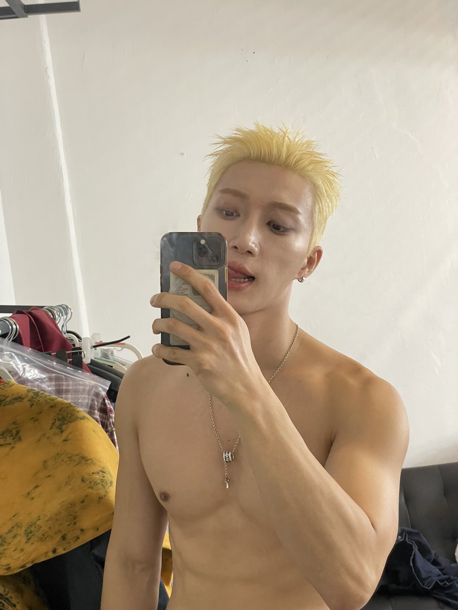 Aportando hoy.

#TittyTuesday