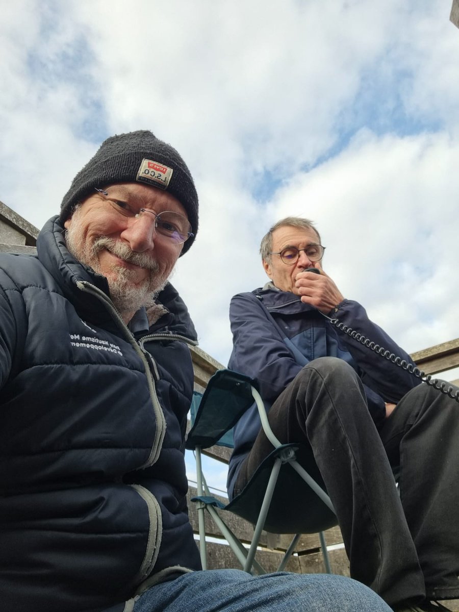 Petite sortie radio  pour activer le #pota fr-7171 hier avec Olivier F4MPJ, un copain de plus de 40 ans. On a failli rester enfermé dans le parc qui a fermé ses grilles 5 minutes plus tôt que l'horaire affichée à l'entrée !