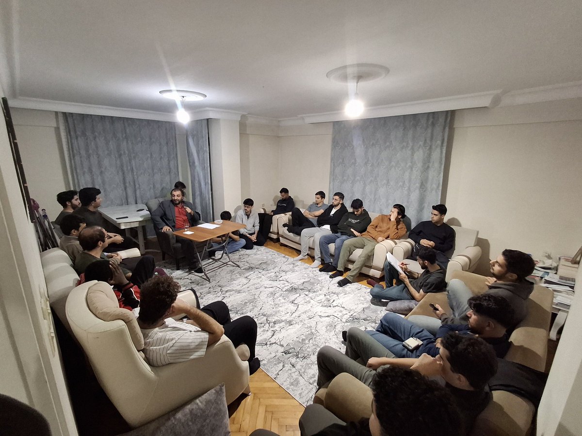 iucagd's tweet image. Yusuf Voyvot hocamızla haftalık sohbetimizi gerçekleştirdik. Bol istifadeli sohbetleri için hocamıza çok teşekkür ediyoruz.