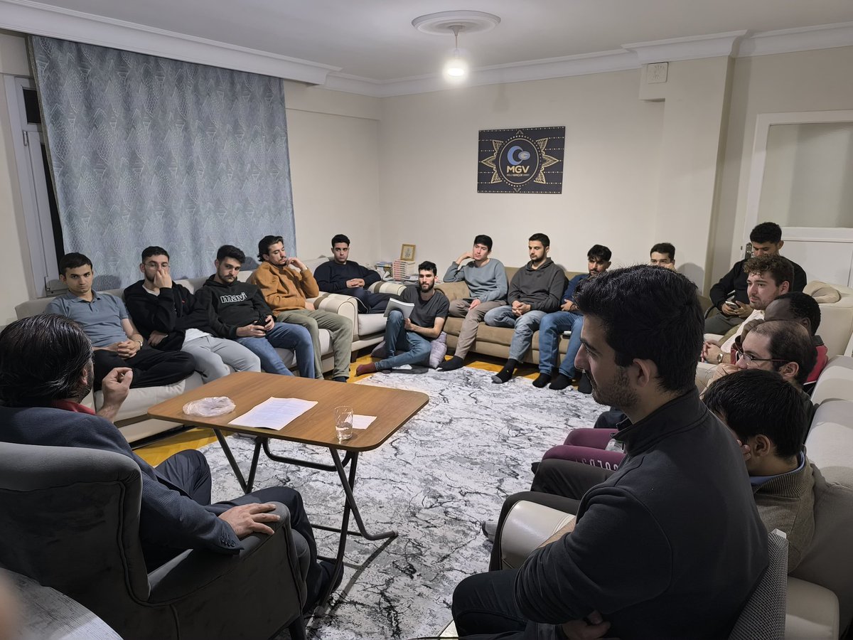 iucagd's tweet image. Yusuf Voyvot hocamızla haftalık sohbetimizi gerçekleştirdik. Bol istifadeli sohbetleri için hocamıza çok teşekkür ediyoruz.