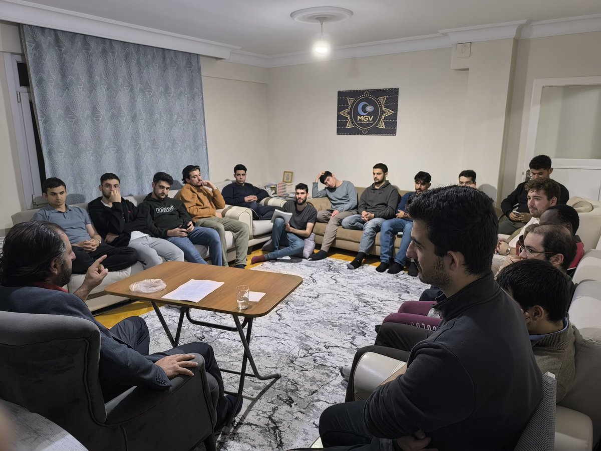 iucagd's tweet image. Yusuf Voyvot hocamızla haftalık sohbetimizi gerçekleştirdik. Bol istifadeli sohbetleri için hocamıza çok teşekkür ediyoruz.