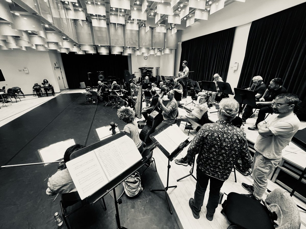 Estos días ensayando con #jordisavall en <a href="/Liceu_cat/">Gran Teatre del Liceu</a> para nuestra gran Fiesta criolla que estrenamos el 6N a las 19.30 <a href="/FundacioCIMA/">Jordi Savall: Fundació CIMA</a> #musicaclasica #musicaantigua #musicasdelmundo