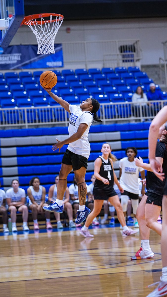 LadyPioneers_'s tweet photo. Scrimmage 📸

Season 🔜

#GoPioneers https://t.co/w3AHP8sOtp