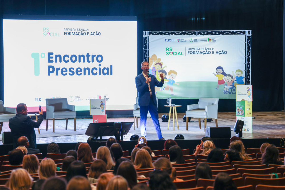 betofantinel's tweet photo. Primeira Infância é prioridade! 👶✨
Hoje tivemos o primeiro encontro presencial do curso de qualificação inédito que está fortalecendo quem cuida das nossas crianças no dia a dia.
Seguimos trabalhando por um RS que acolhe e transforma! 💪❤️
#PrimeiraInfância https://t.co/Ssn0ejy7lv