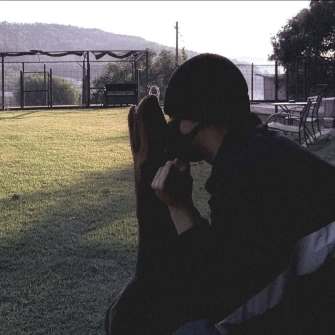 Vantaegi95's tweet image. LA FOTO DEL PERFIL DE JUNGKOOK EN GOOGLE CHROME ES CON BAM!!!