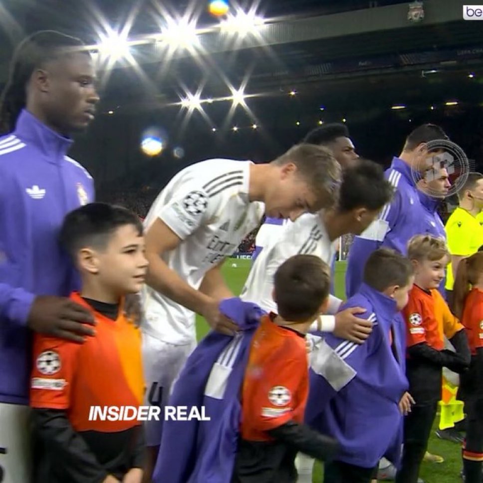 (fan) Aʟʙᴇʀᴛo tweet media