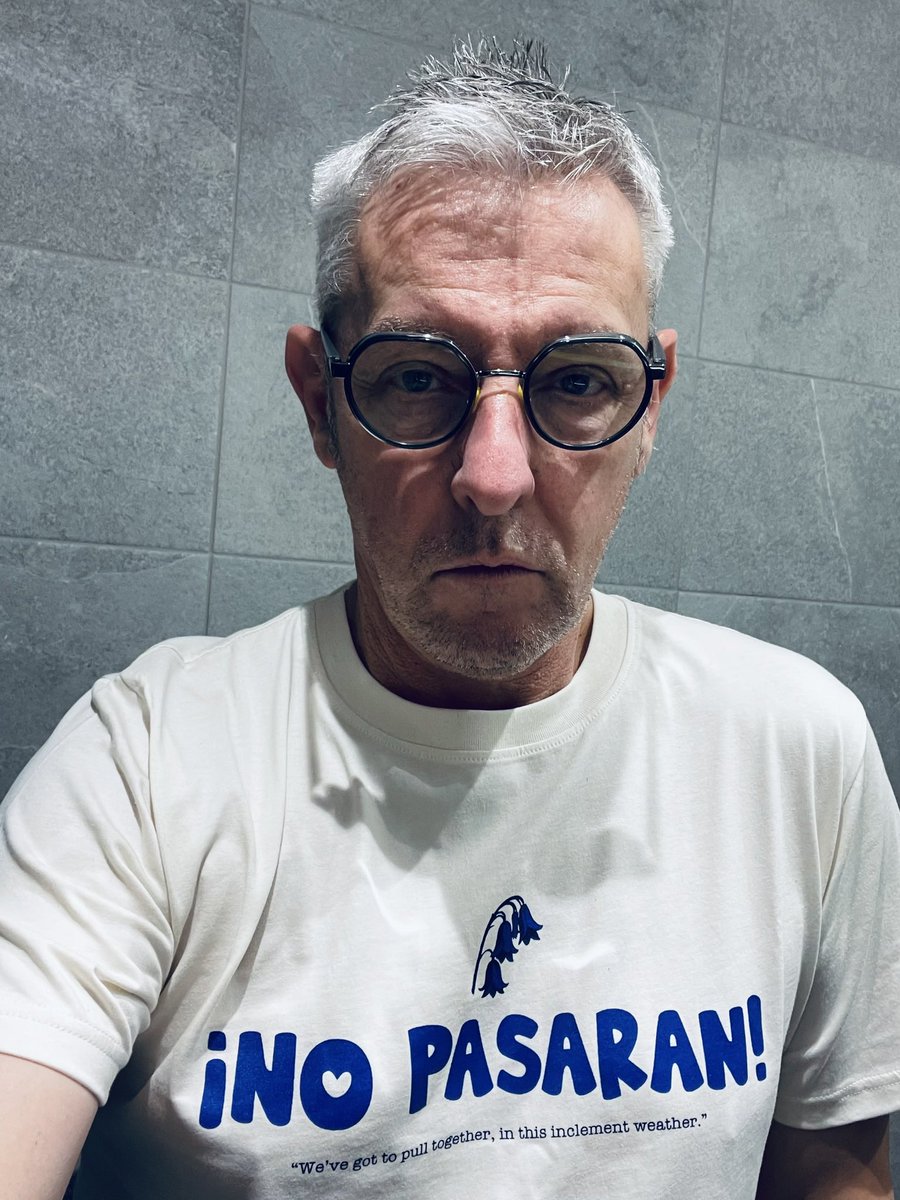 T-shirt by <a href="/weare1of100/">1 of 100</a> 
Sentiment by The Bluebells
Graphic by <a href="/R0Poem/">ROPoem</a> 
Smoulder … model’s own.