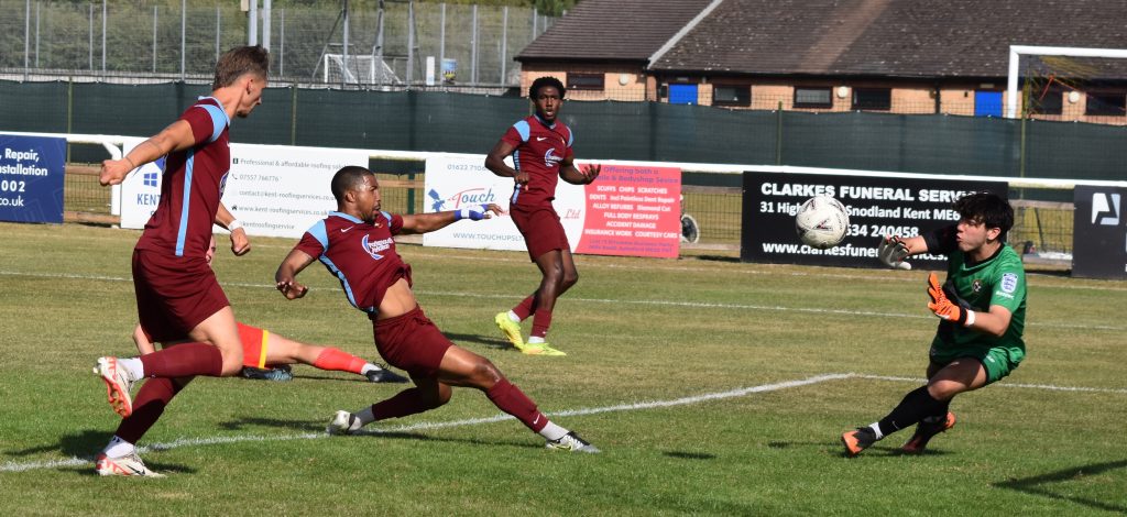🔥 Larkfield &amp; New Hythe 🔥

8⃣ League Games Unbeaten 👏

✅ Stansfeld
✅Hythe Town
✅Chislehurst Glebe
🤝Fisher
✅Tunbridge Wells
✅Holmesdale
🤝Rusthall
✅Erith &amp; Belvedere

Promotion Contenders???

#UpTheLarks 🟡⚫️