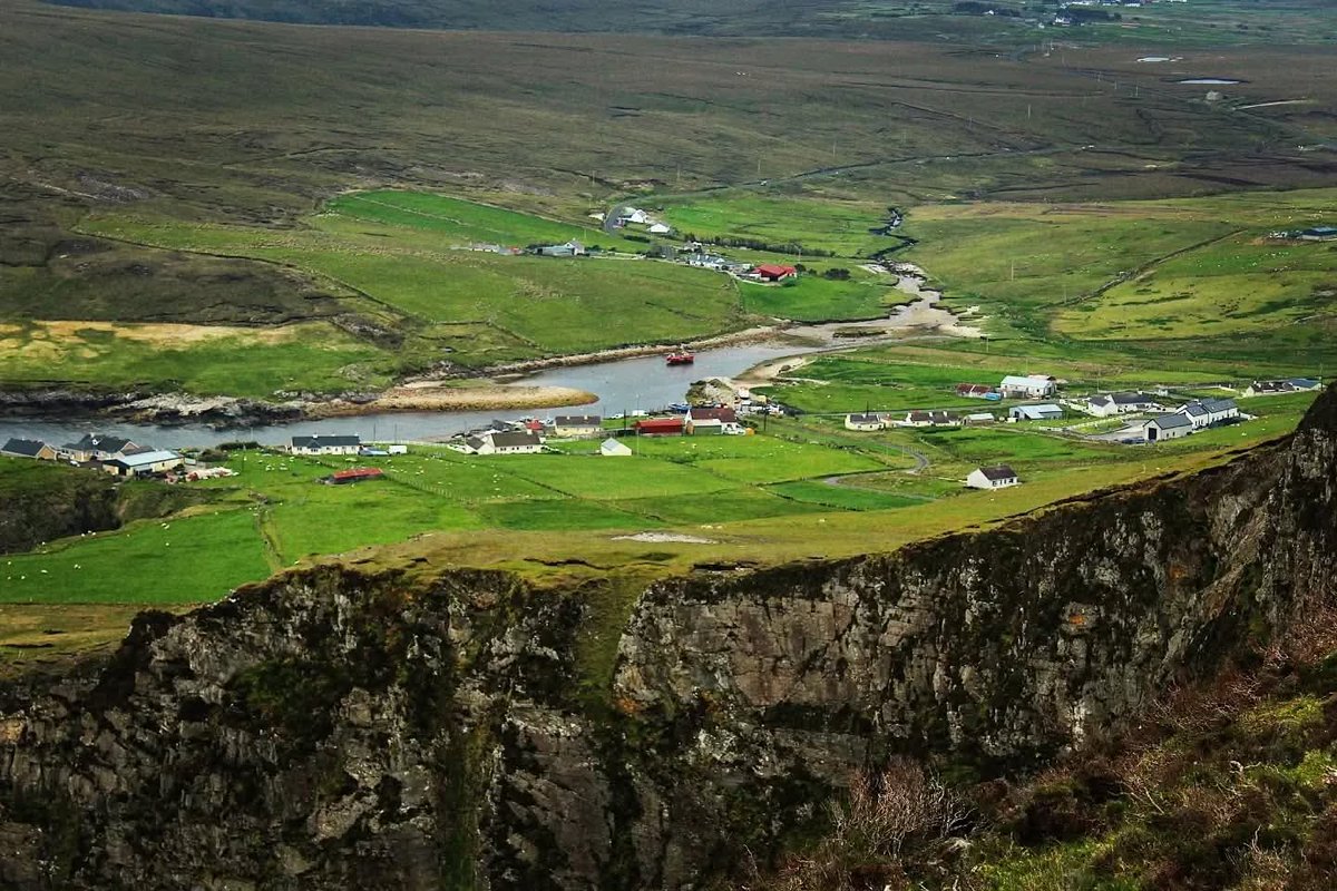 ThisIsIreland3's tweet image. &quot;Bird&apos;s-eye-view of Porturlin&quot; by Justyna Gruszczyk 📸🏞️

📍Co. Mayo-Ireland ☘️ 

#Views #Ireland #Mayo #Porturlin