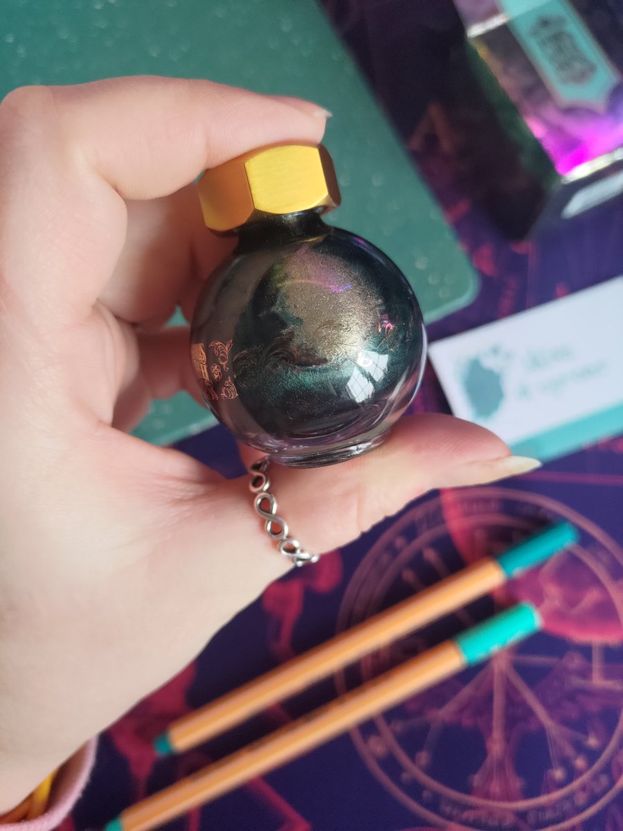 PaperLovers tweet media