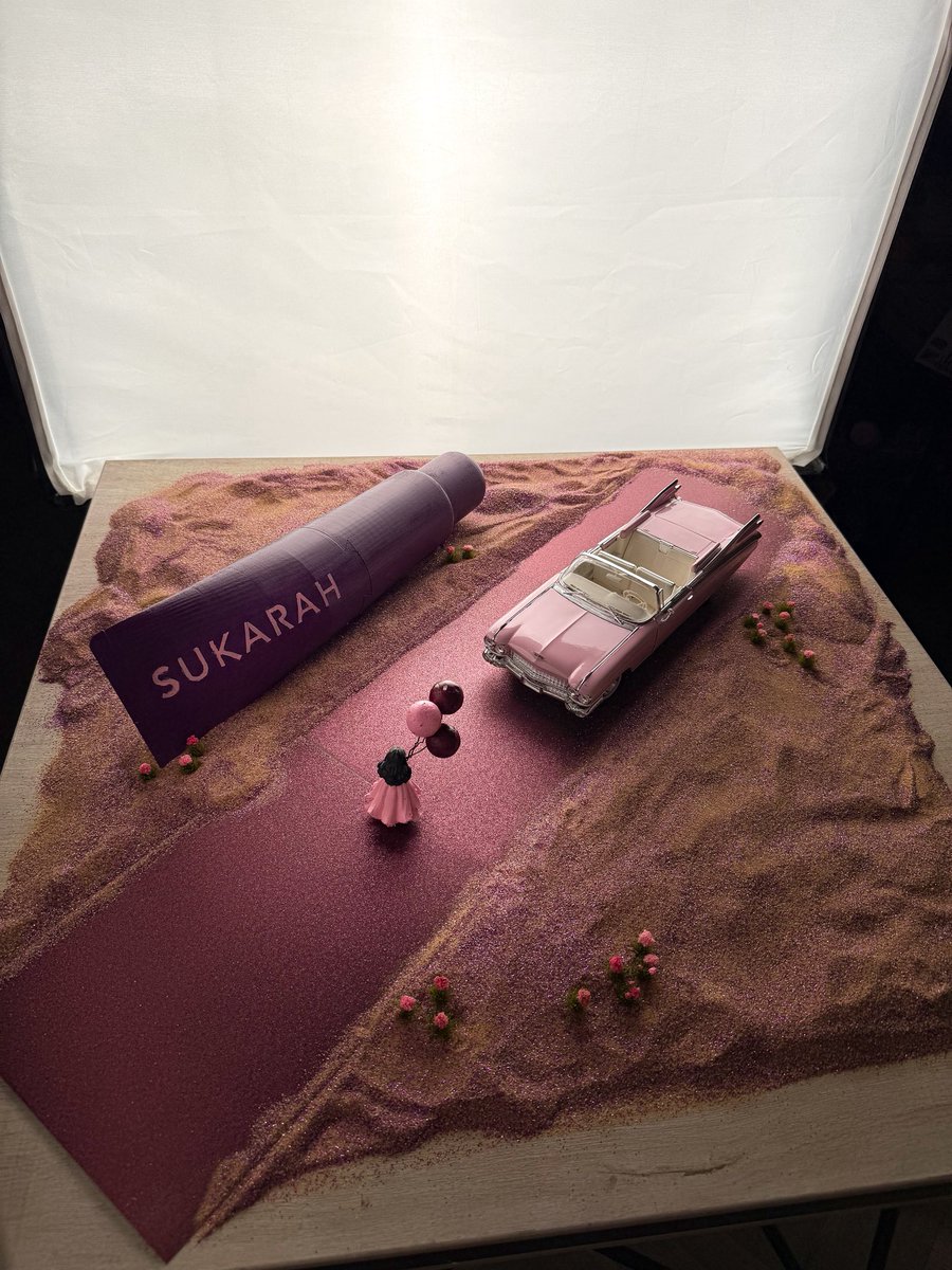 سارة الودعاني سوّت مسابقة لأفضل عمل لبراند سُكرة،  
وأنا موجودة 🩷🩷🩷

الكواليس                                           النتيجة