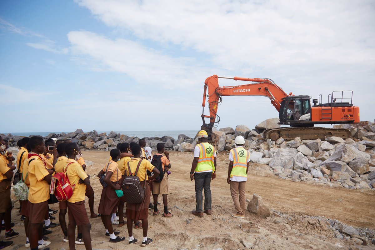 McDanGroup's tweet photo. At Q3 Limited, we believe quality construction should not only meet expectations but also serve as a foundation for stronger communities. That is why we regularly welcome visitors, including students, to see firsthand the innovative and cost-effective projects we deliver! https://t.co/OkpaEFCAe5