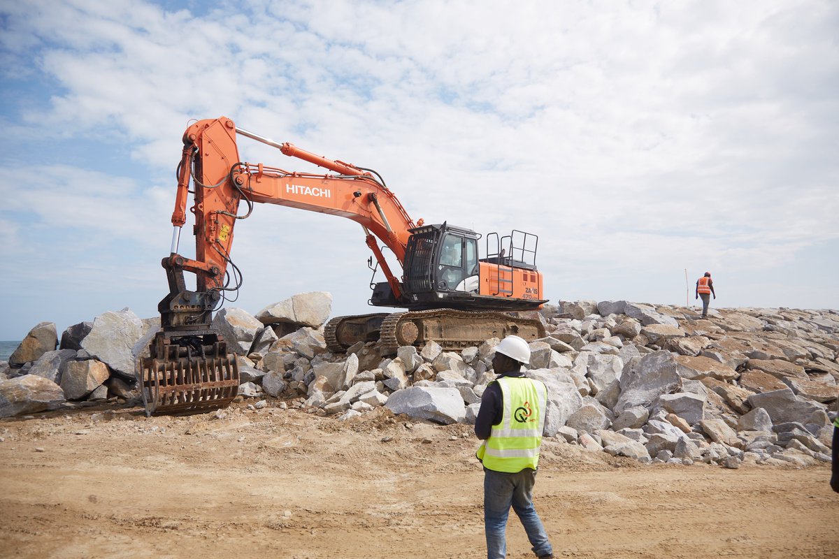 McDanGroup's tweet photo. At Q3 Limited, we believe quality construction should not only meet expectations but also serve as a foundation for stronger communities. That is why we regularly welcome visitors, including students, to see firsthand the innovative and cost-effective projects we deliver! https://t.co/OkpaEFCAe5