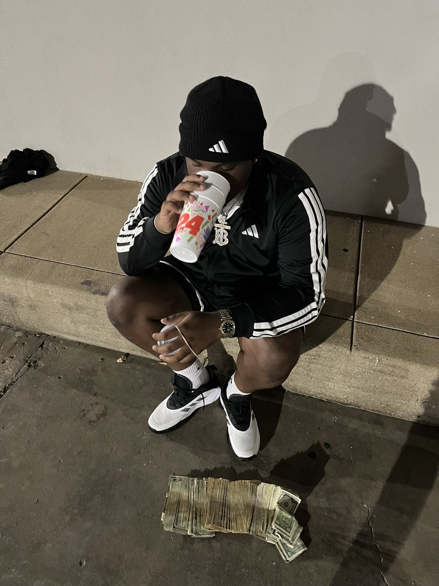 1liltylon's tweet image. Use to wanna run up a dime ts been inna crib 🧹😵‍💫 ….. #structure
