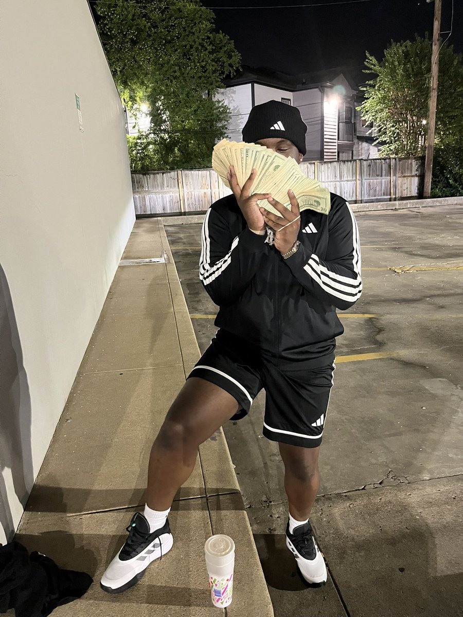 1liltylon's tweet image. Use to wanna run up a dime ts been inna crib 🧹😵‍💫 ….. #structure