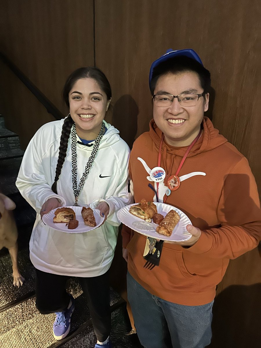 Angela Gallo tweet media