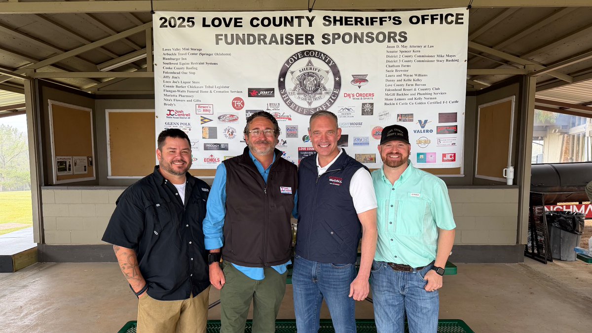 CharlesMcCallOK's tweet photo. I was humbled to receive Sheriff Cumberledge’s endorsement at the Love County Sheriff’s Department Fundraiser. Oklahoma’s sheriffs are on the front lines every day, and as Governor, I’ll always back the badge and defend the values that keep our communities safe and strong. https://t.co/iuSe8UDzqn
