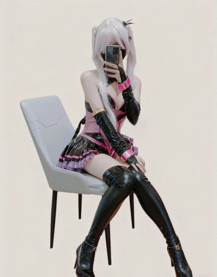 Graduallywind's tweet photo. 小魔女来吸你们啦🥵 #伪娘 #男娘 #cos https://t.co/wup6I1rtJ6
