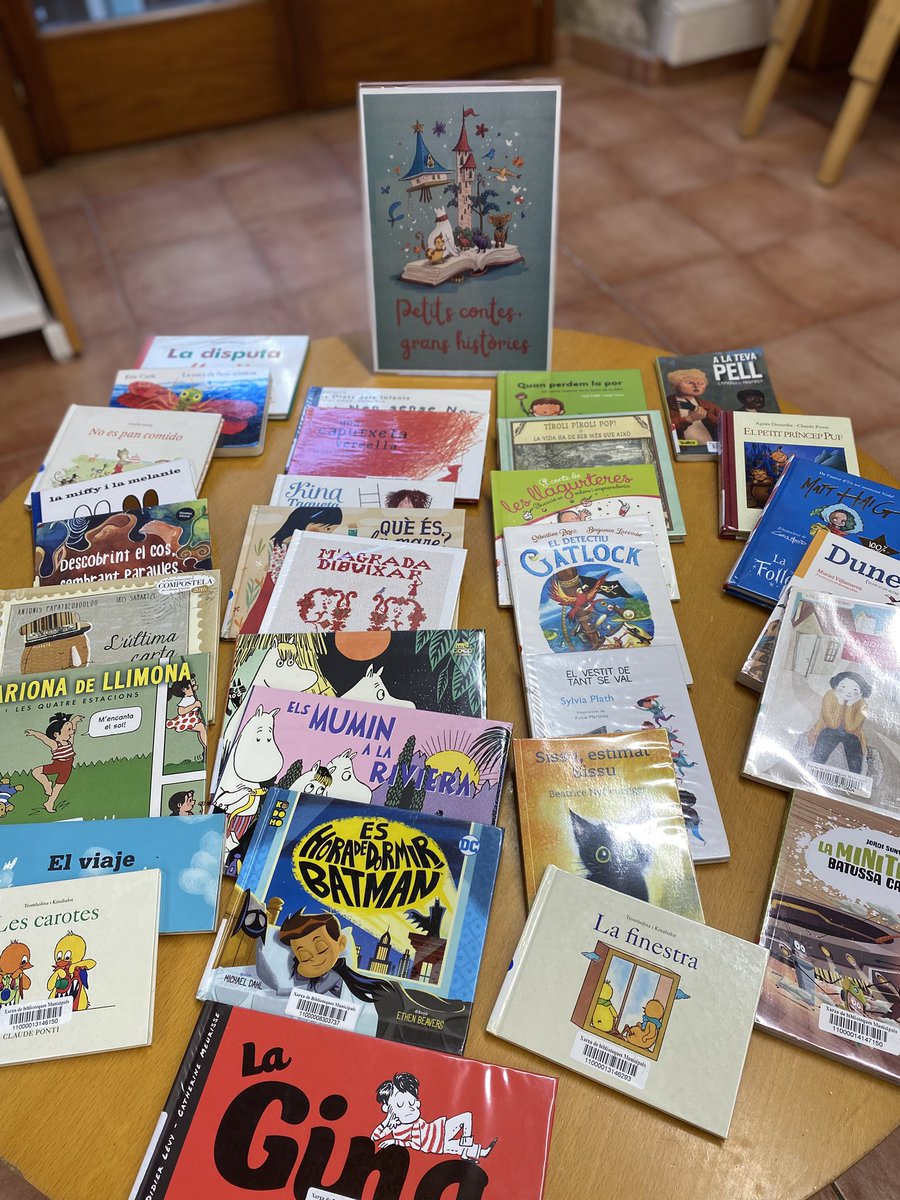 Biblioteca La Cooperativa. Malgrat de Mar tweet media