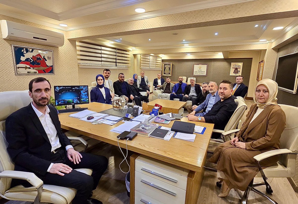 Haftalık Olağan Yürütme Kurulu toplantımızı İlçe Başkanımız Sayın Kadir Karapınar Başkanlığında gerçekleştirdik. 

<a href="/RTErdogan/">Recep Tayyip Erdoğan</a> 
<a href="/hakanhanozcan/">Hakan Han ÖZCAN 🇹🇷</a> 
<a href="/erhansarigol/">Erhan Sarıgöl</a>
<a href="/AkpartiAnkara/">AK Parti Ankara</a> 
<a href="/AKadirkarapinar/">Kadir KARAPINAR🇹🇷</a>
<a href="/akkadinkeciorn/">AK Kadın Keçiören</a>
<a href="/AkgencKecioren/">AK GENÇLİK KEÇİÖREN</a>