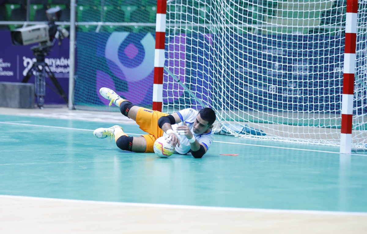 لحظات الإحماء قبل المواجهة الختامية لليوم 🇸🇦🇺🇿 

🔗 تابع البث المباشر عبر الرابط: vist.ly/4ctv4

#الرياض2025