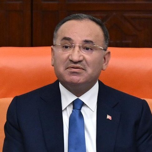 HaberKupur's tweet image. Rahatsızlığı nedeniyle bir süredir tedavi gören Bekir Bozdağ&apos;ın son hali.