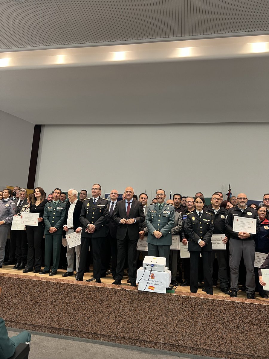 🤍Celebrando el día de la seguridad privada👏
Jornada dedicada a reconocer la labor imprescindible de los miles de profesionales que trabajan en este sector, visibilizar su compromiso,agradecer su entrega y poner en valor un trabajo que es clave para la seguridad y el bienestar👏